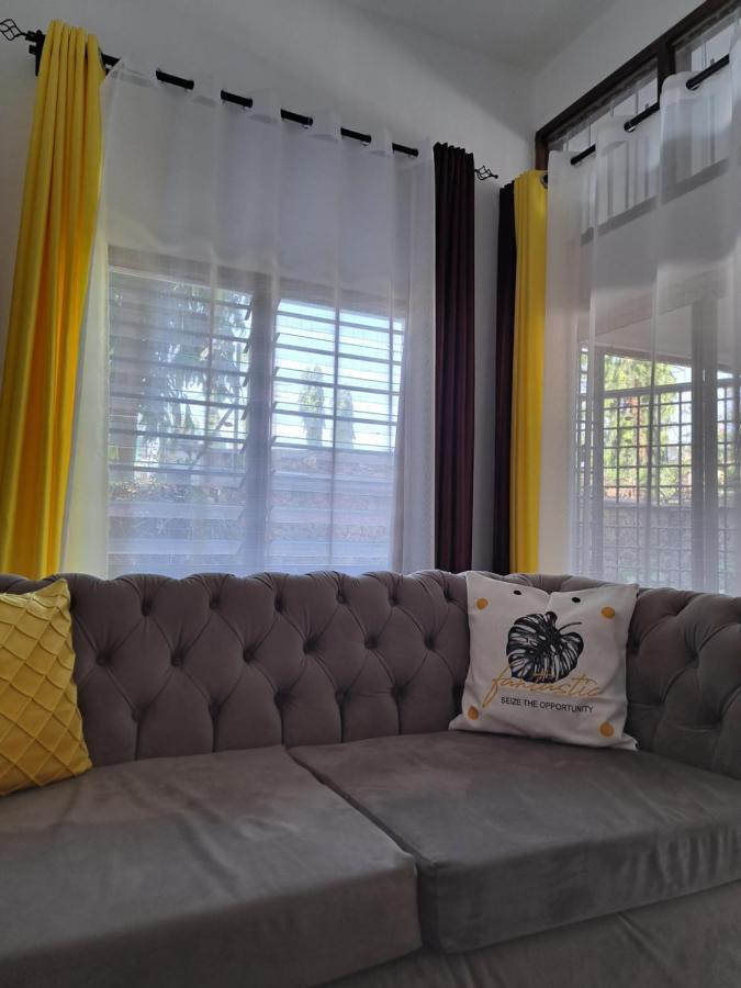 Halisi Stays 1Bed Near Sgr/Airport Mombasa Eksteriør bilde
