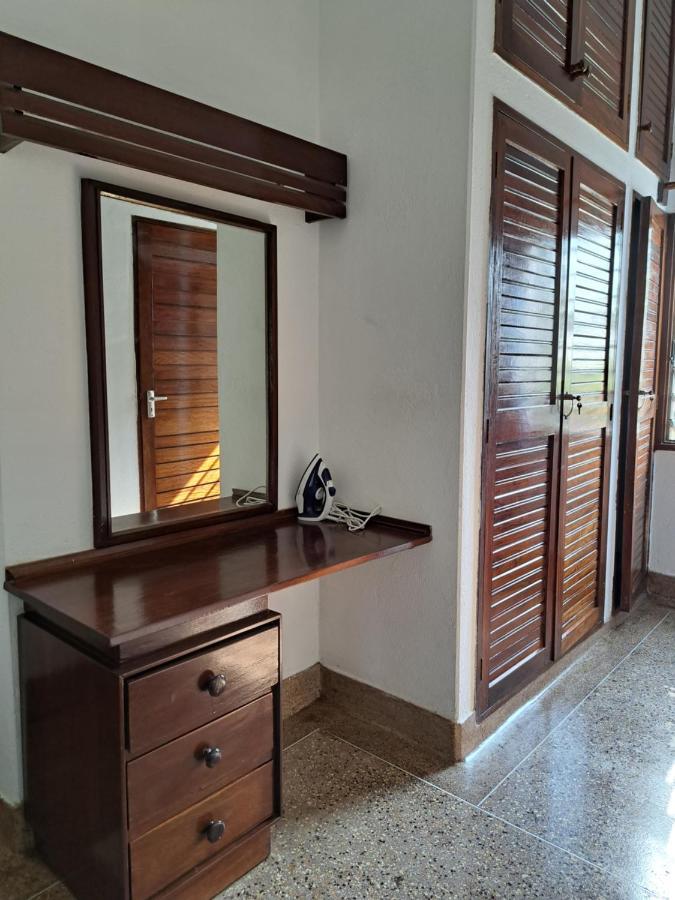 Halisi Stays 1Bed Near Sgr/Airport Mombasa Eksteriør bilde